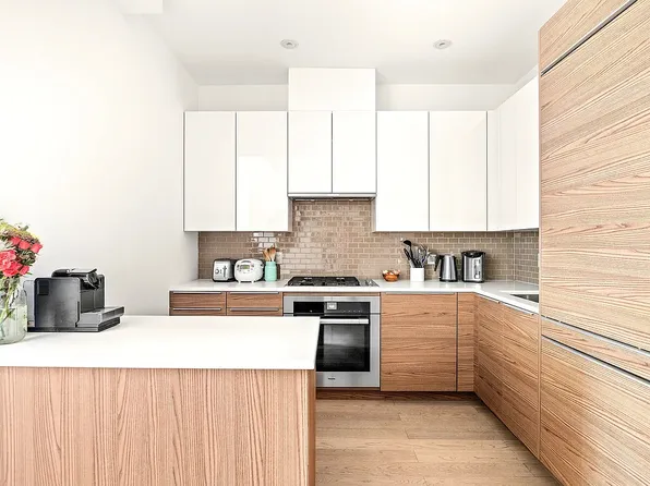 337 East 62nd Street 5D image 3 of 6
