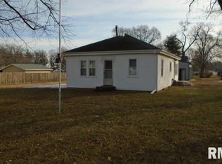 400 N Third St, Oquawka, IL 61469