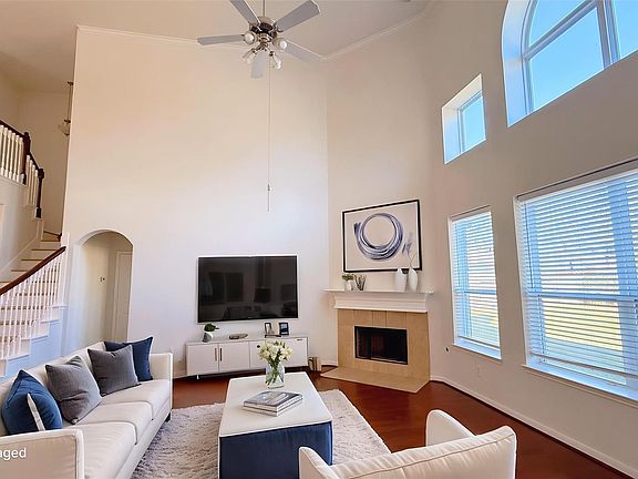 3rd image of 8610 Rising Oak Ln