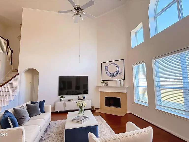 8610 Rising Oak Ln — Photo 3
