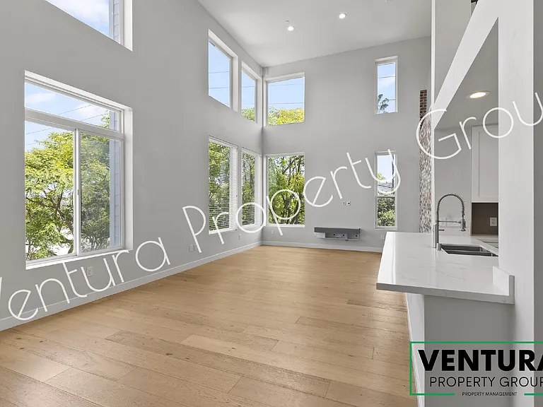 1901 S Victoria Ave #204 — Photo 7