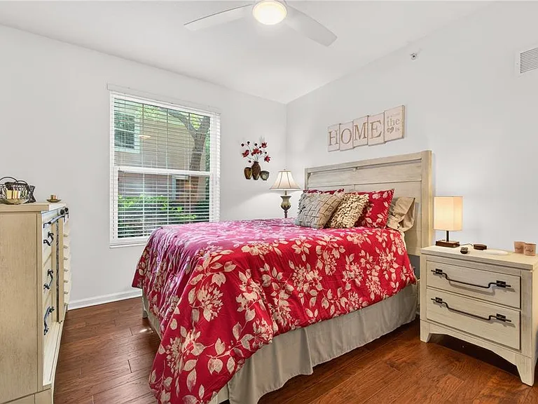 852 Lantern Way — Photo 5