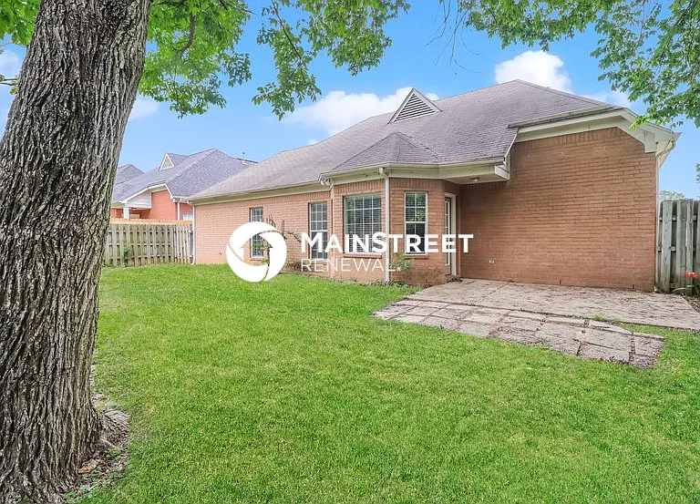 8423 Shady Elm Dr — Photo 15