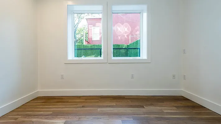 Rented by Nooklyn NYC LLC | media 21