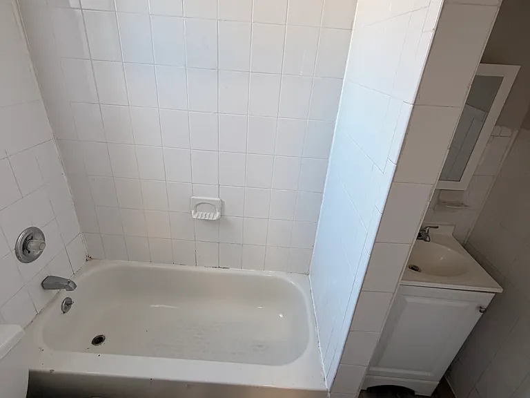 5608-10 Palisade Ave #14 — Photo 8