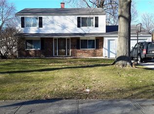 24196 Woodmere Dr, North Olmsted, OH 44070
