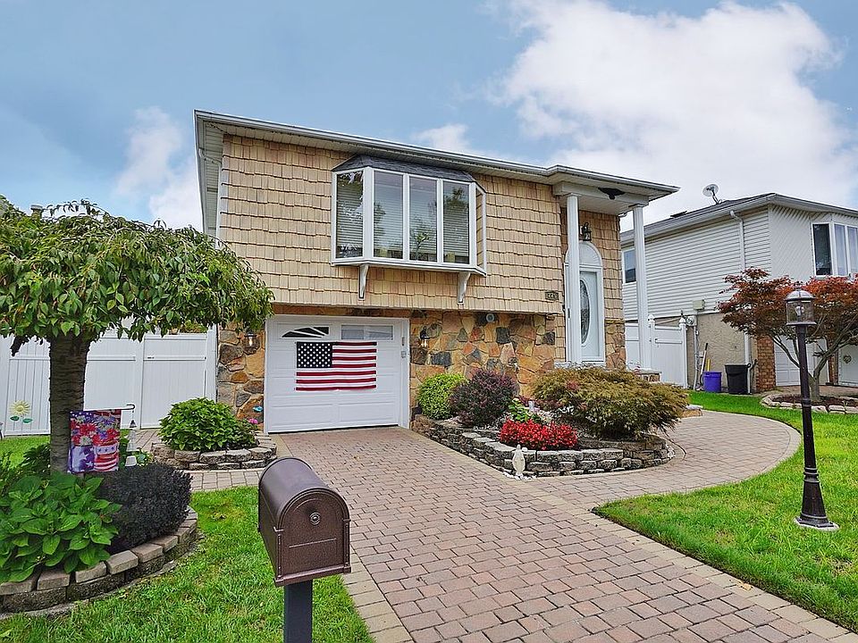 1st image of 775 Lamont Ave