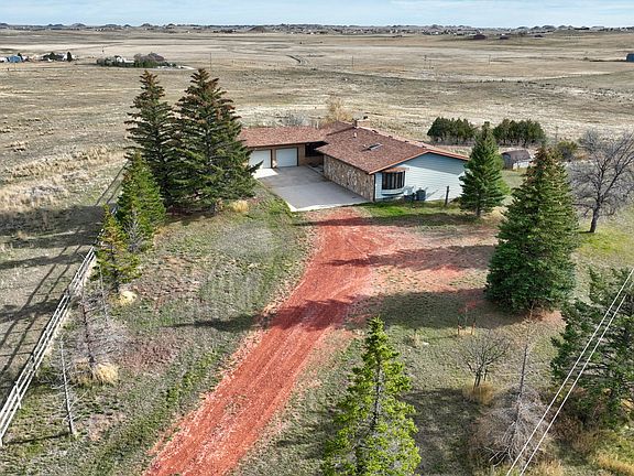 3rd image of 191 Cook Rd