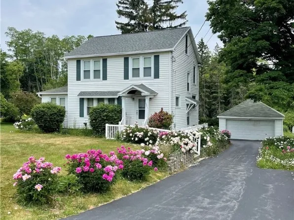 3351 Howlett Hill Rd, Camillus, NY 13031