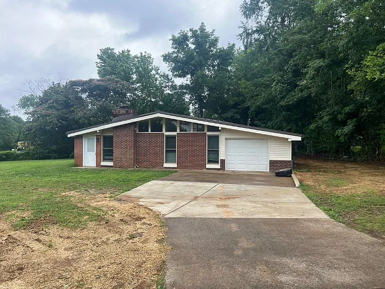 7 Concord Dr — Photo 1