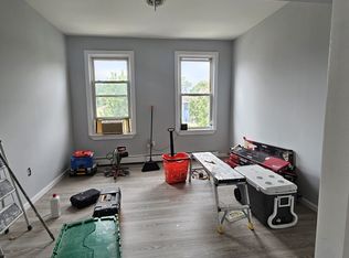 28 Bock Ave FLOOR 3, Newark, NJ 07112
