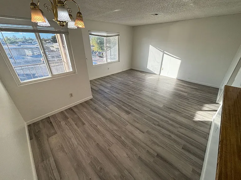 2036 Crawford St #C — Photo 8