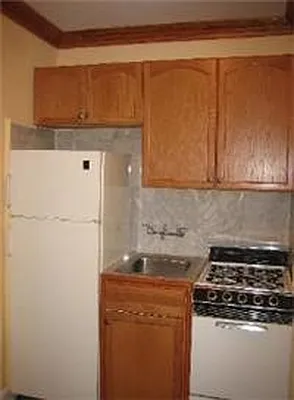 Rented by Adina Realty | media 37