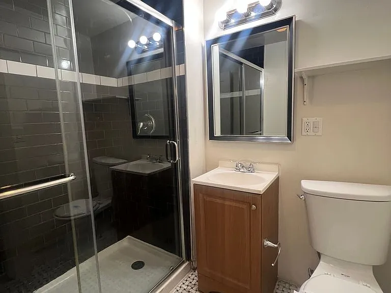 15 Paloma Ave — Photo 36