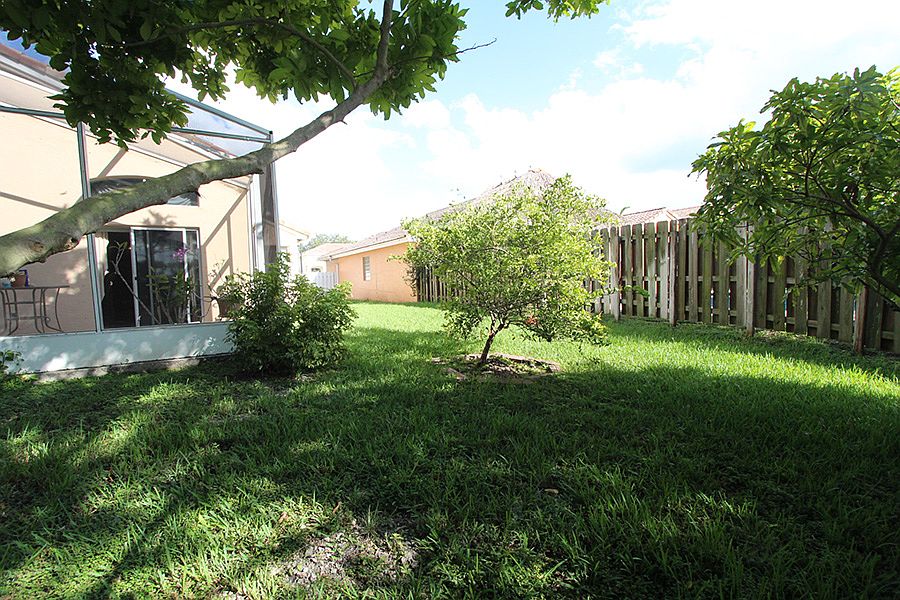 2nd image of 2413 Hickory Cir
