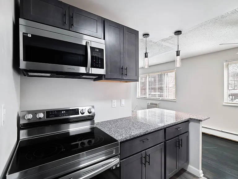 Coventry Mayfield Apartments — Photo 6