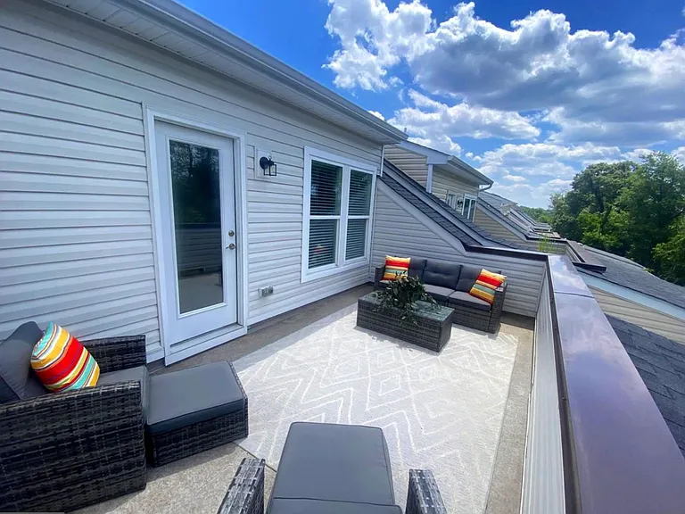 8329 Meadowood Dr — Photo 29