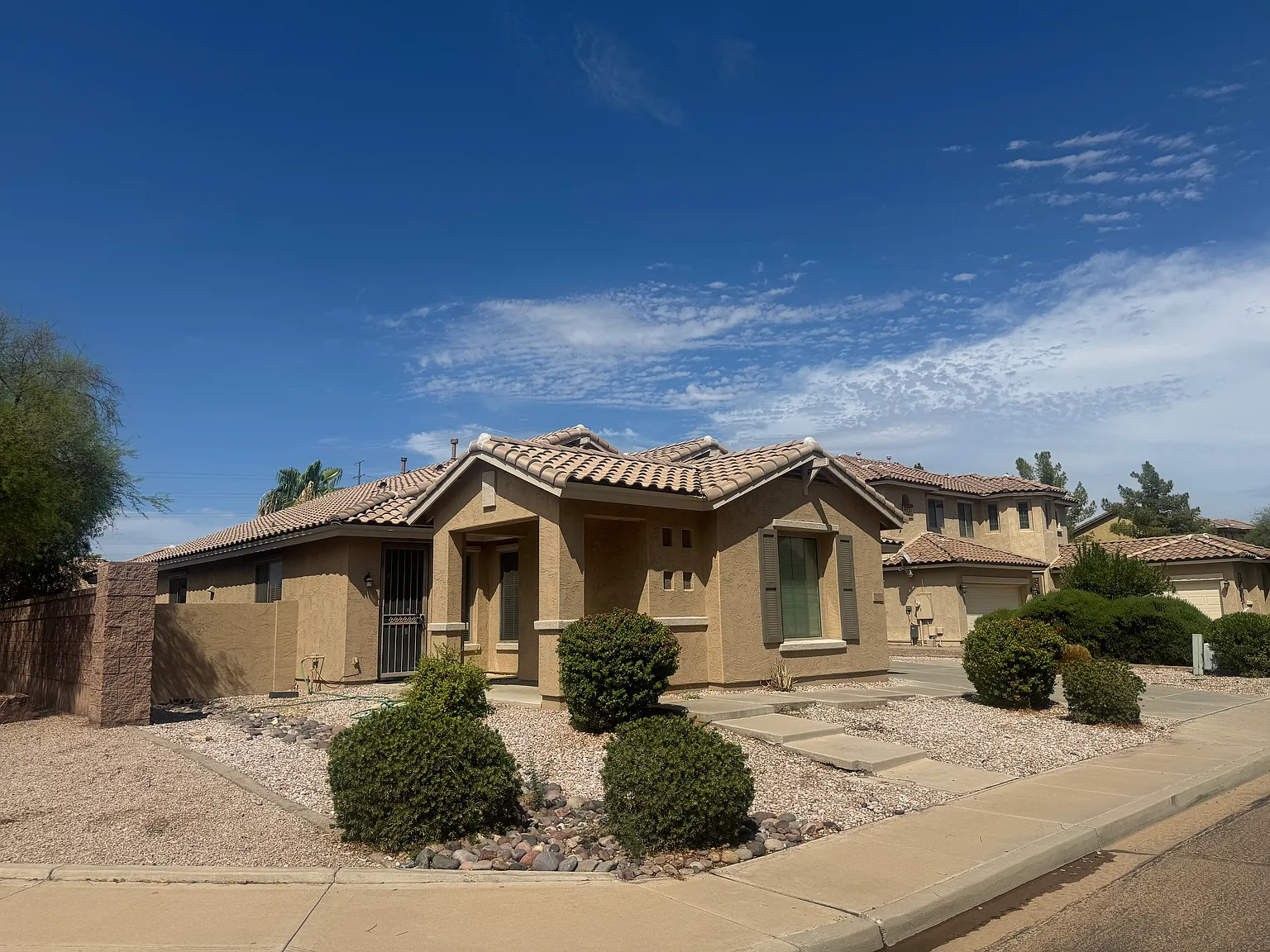 4 bed, 2368 sqft, $2,745 — Photo 2