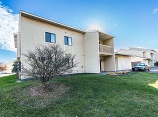2710 Sylvan St, Saint Paul, MN 55117