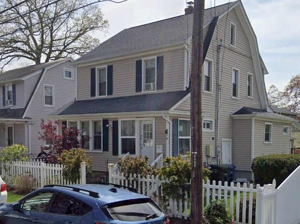 79 Oakwood St