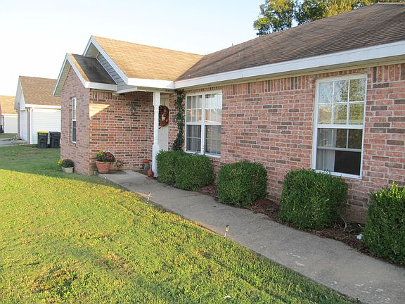 3rd image of 735 Richland Creek Ave