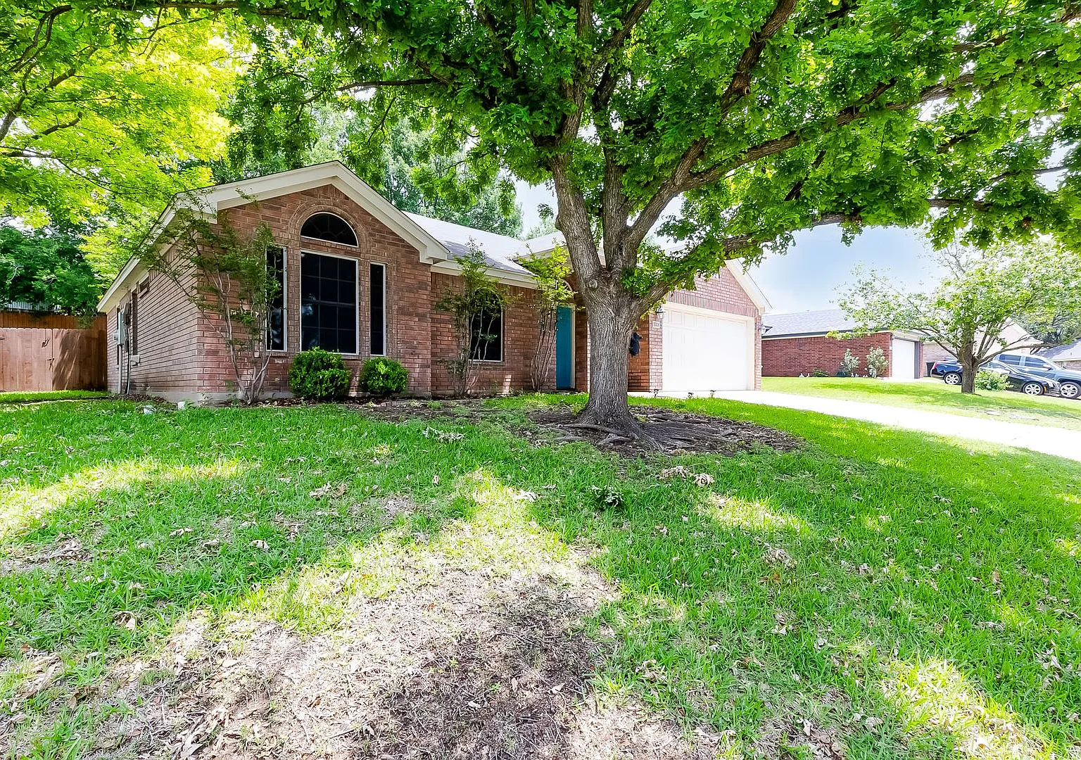5316 Trail Drive — Photo 2