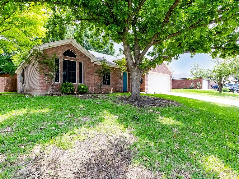 5316 Trail Dr — Photo 2
