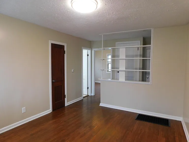 1565 W 7th Ave — Photo 2