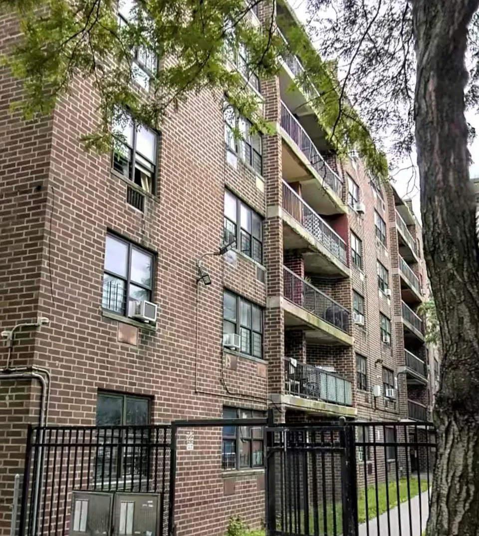 Honeywell Ave, Bronx — Photo 1