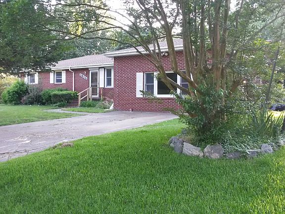 4th image of 3806 Yaupon St