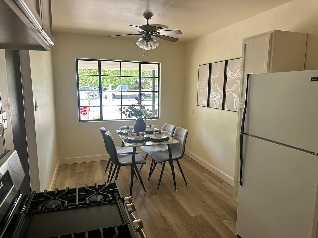1324 E Hall St — Photo 3
