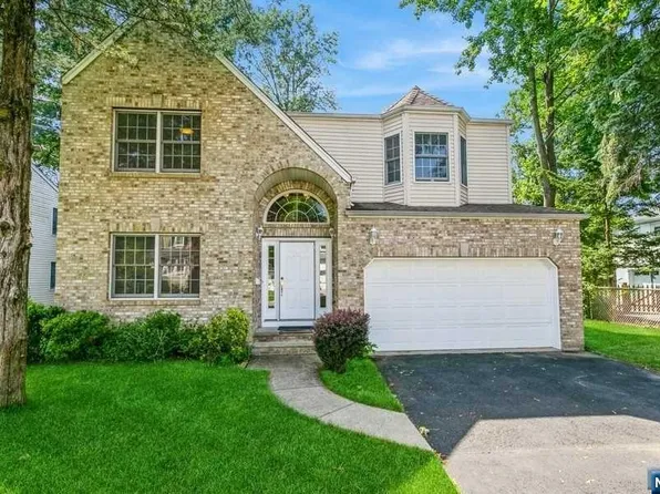 181 4th St, Cresskill, NJ 07626