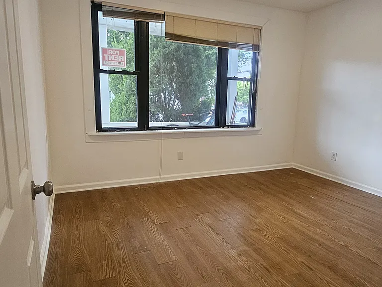 54 Linden St #1 — Photo 3