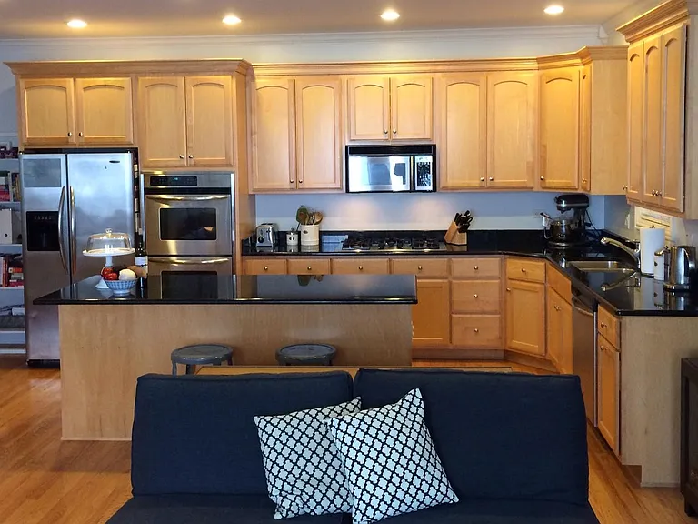 2047 W Belmont Ave #3 — Photo 9
