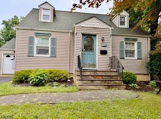 171 N Hillside Ave, Chatham, NJ 07928