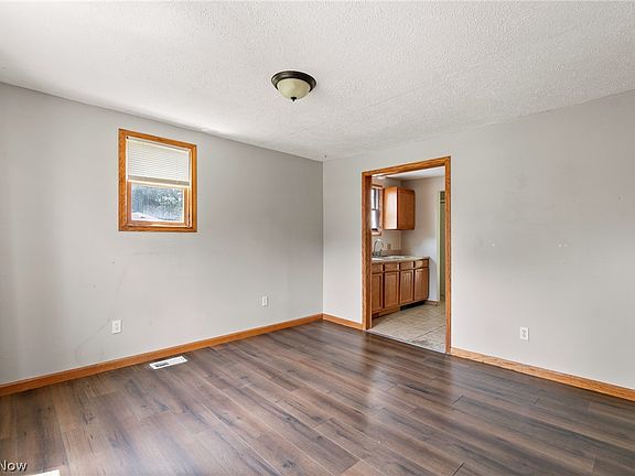 3rd image of 731 14th St SE