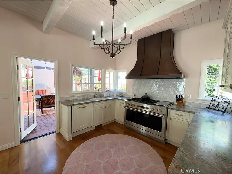 327 Aster St — Photo 12