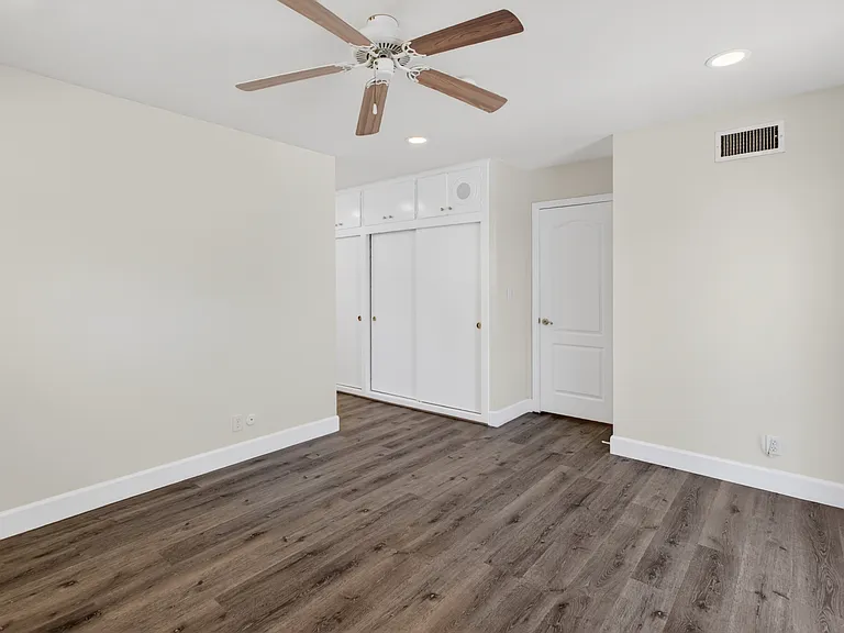 2940 Charles Ave — Photo 26
