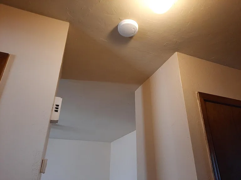 812 E Walnut St — Photo 27
