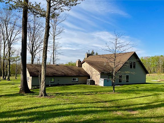 3rd image of 446 Saddle Rd