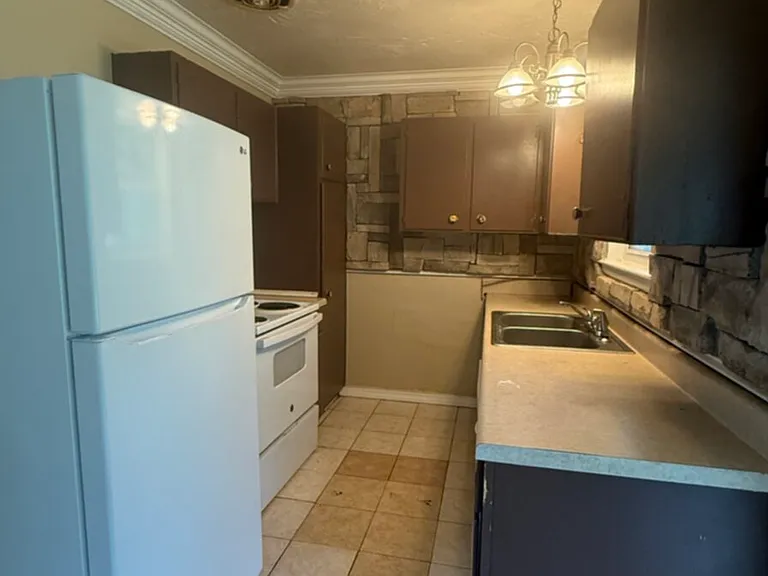 5103 Wildewood Ave — Photo 13