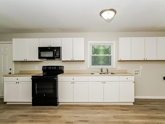 5th image of 3919 N Webster Ave