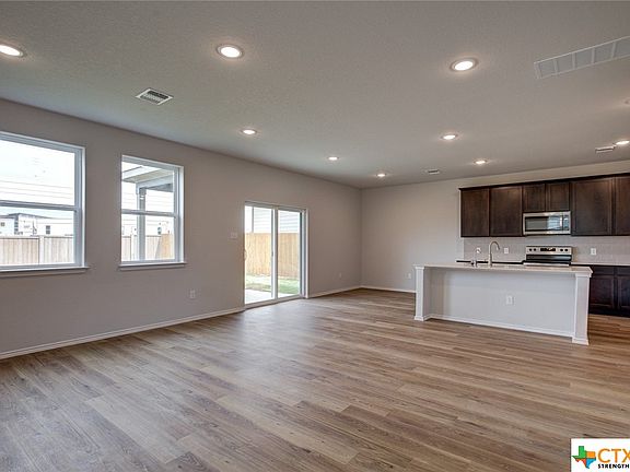 5th image of 1414 Prynne St