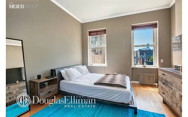 Rented by Douglas Elliman | media 22
