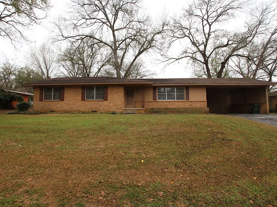 2725 Tanglewood Dr