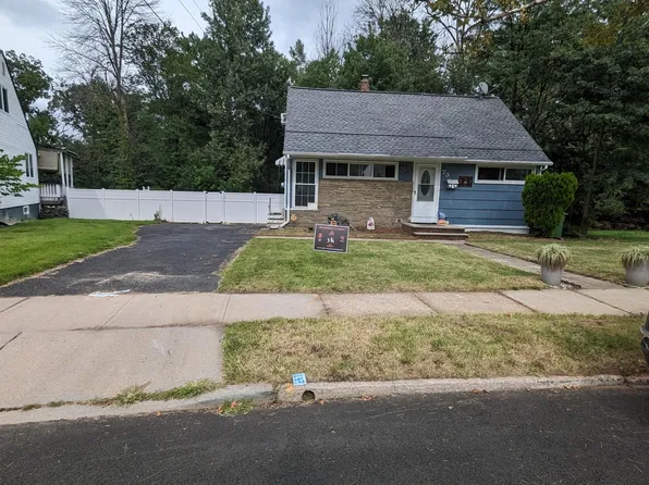 73 Independence Dr, Roselle, NJ 07203
