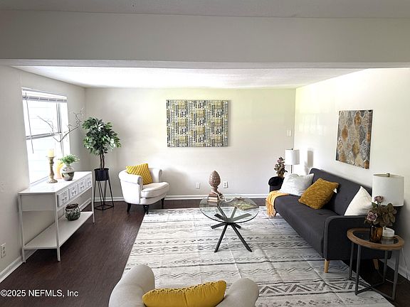 3rd image of 4023 SKYCREST Drive