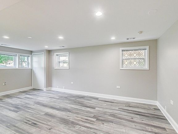2nd image of 5063 N Menard Ave #G