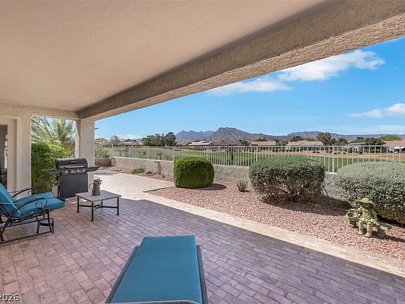 5th image of 2921 Golf Links Dr
