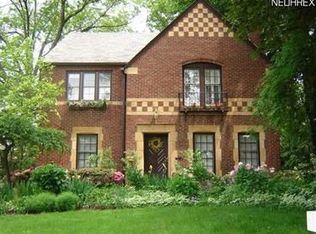 2573 Dysart Rd, University Heights, OH 44118